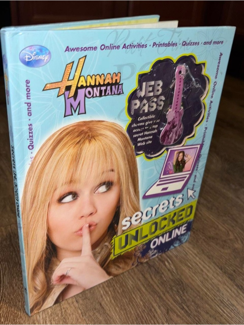 Hannah Montana secrets unlocked online book with collectible keychain
